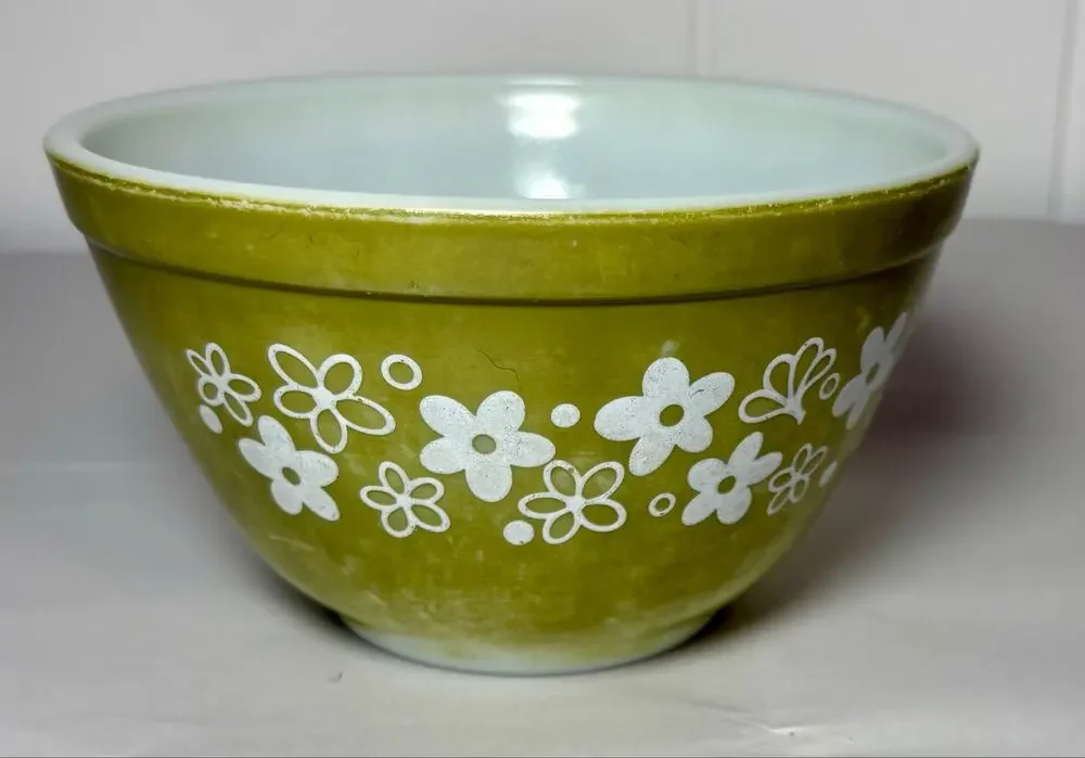 Vintage Pyrex Green Floral Crazy Daisy 1.5 Pint Mixing Bowl #401